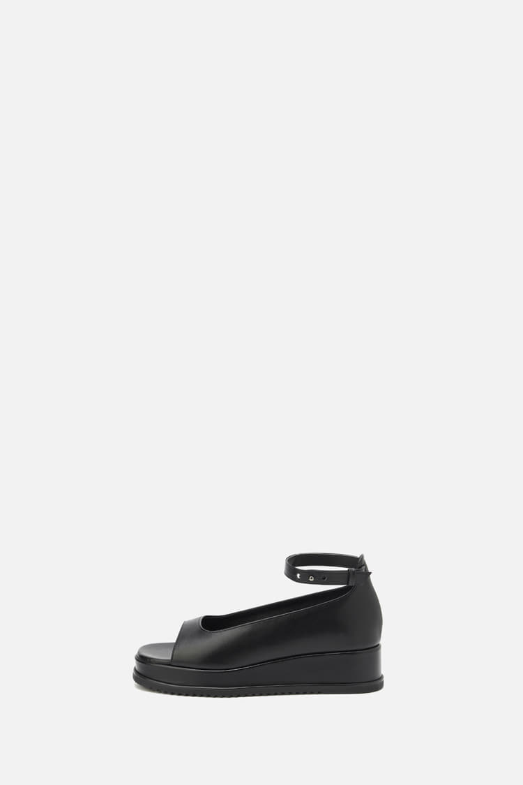 platform comfy sandal - black